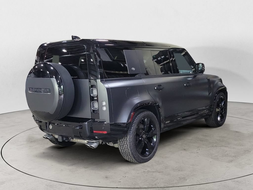 Used 2024 Land Rover Defender 110 V8 AWD/4WD image 5