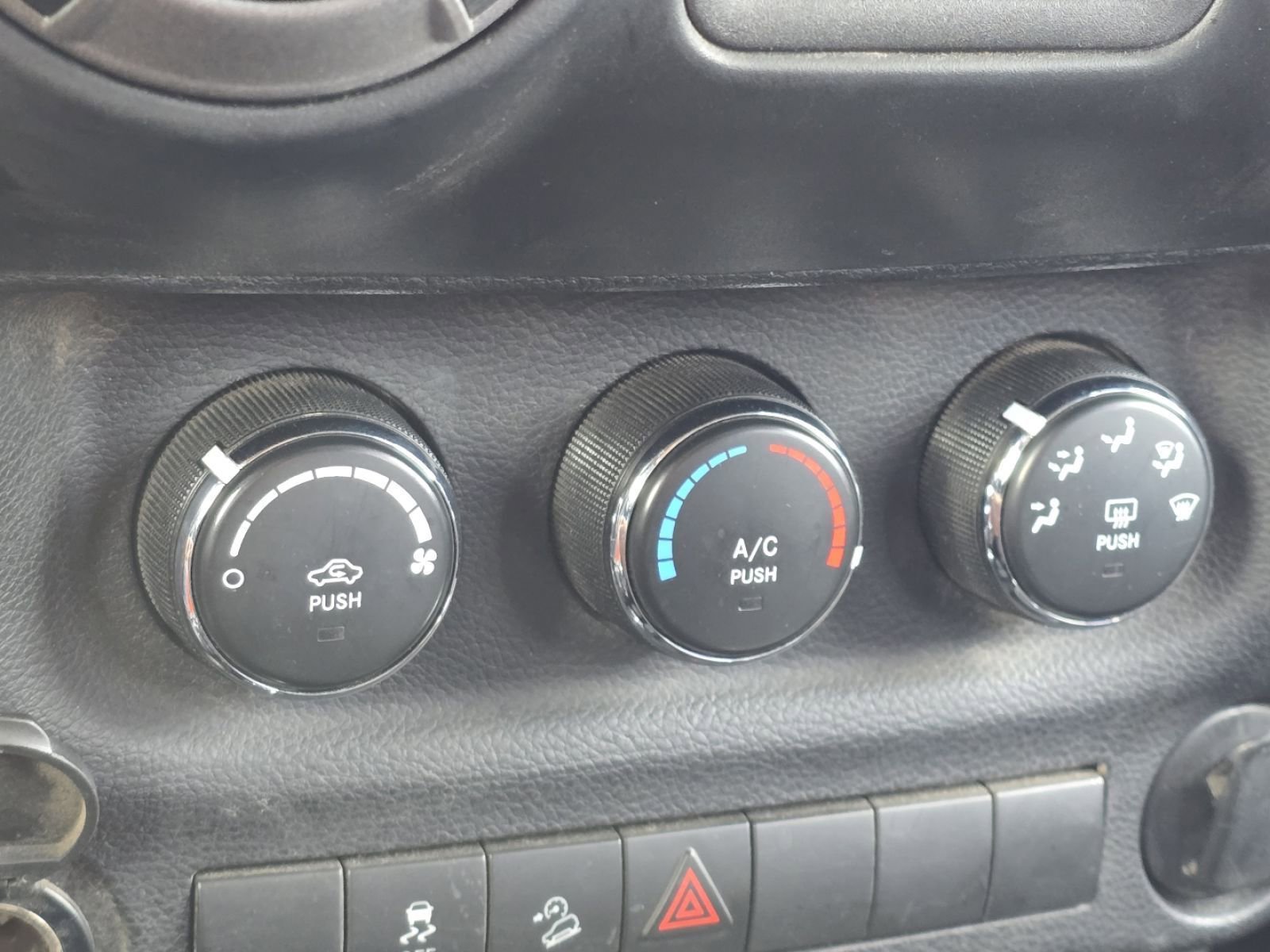 Used 2013 Jeep Wrangler Unlimited Sport w/ Connectivity Group image 19