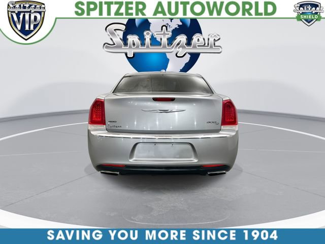 Used 2016 Chrysler 300 C image 8
