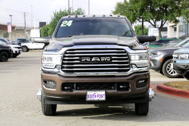 Used 2024 RAM 3500 Limited w/ Towing Technology Group AWD/4WD image 8