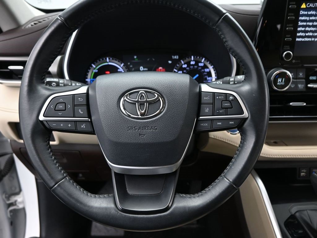 Used 2022 Toyota Highlander XLE image 28
