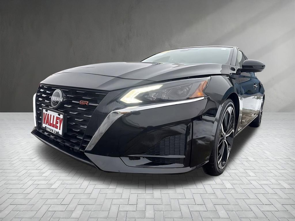 Used 2024 Nissan Altima 2.5 SR image 9