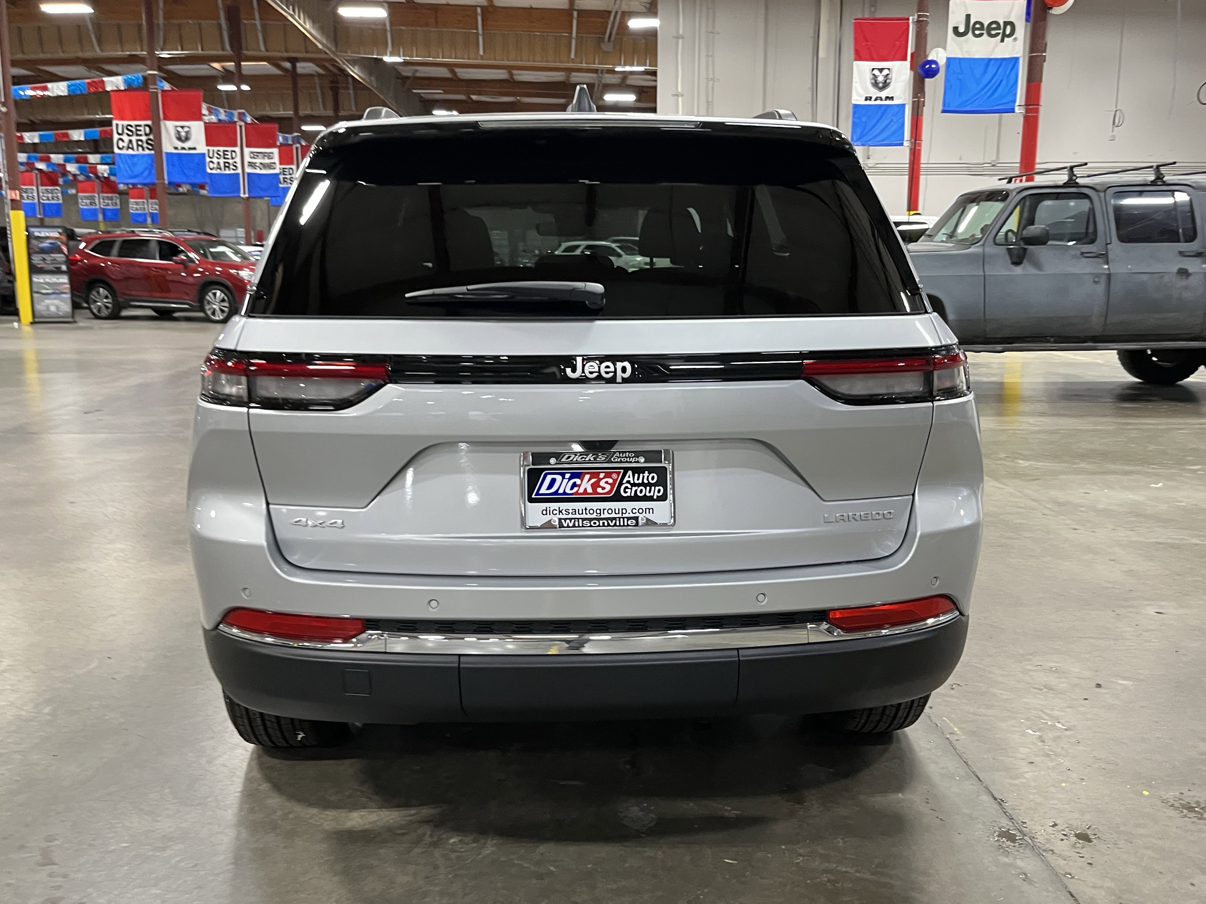 Certified 2025 Jeep Grand Cherokee Laredo X w/ Luxury Tech Group I image 4