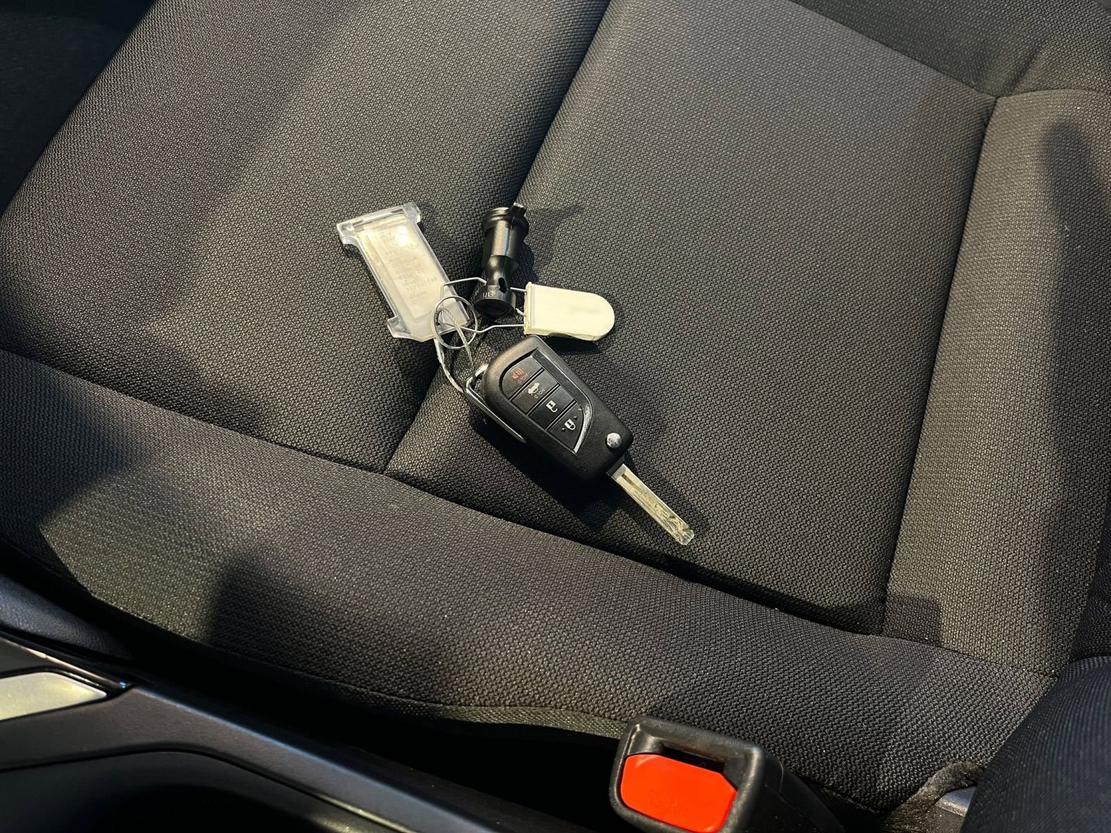 Used 2025 Toyota Corolla LE image 22