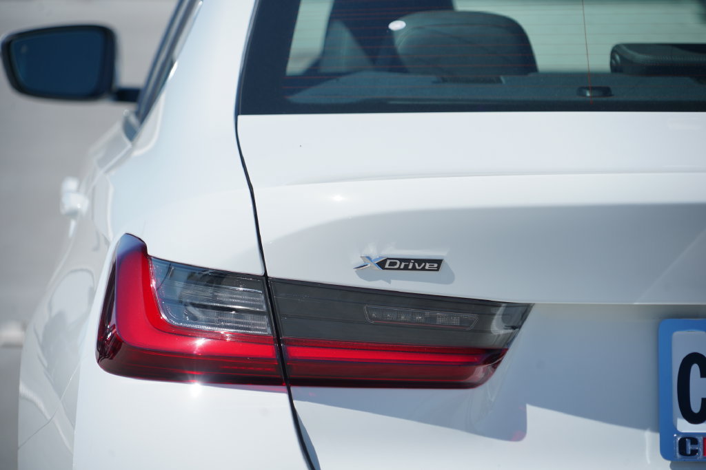 New 2026 BMW 330i xDrive Sedan w/ Convenience Package AWD/4WD image 9