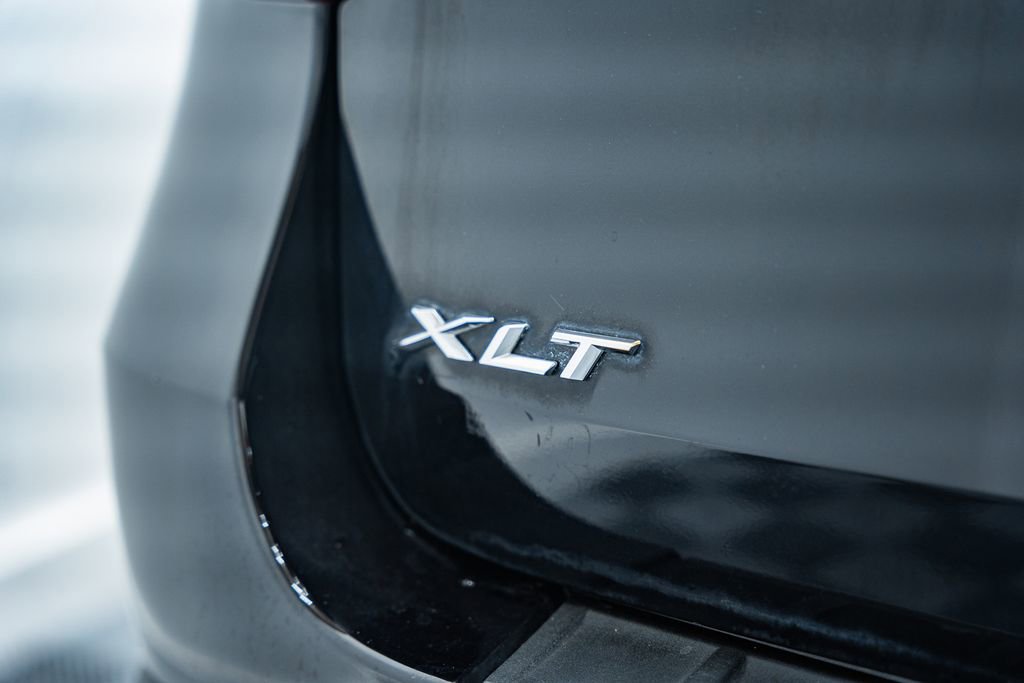 Certified 2021 Ford Explorer XLT w/ Equipment Group 202A image 8