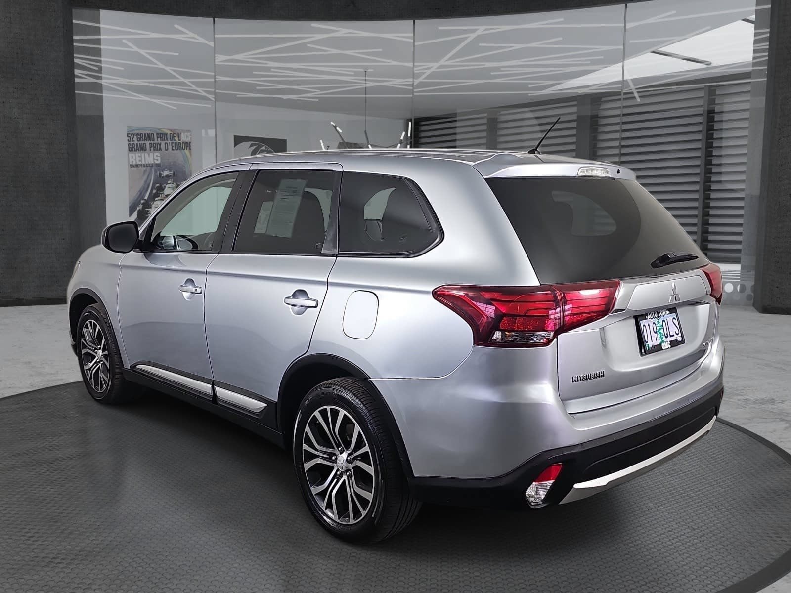 Used 2016 Mitsubishi Outlander ES AWD/4WD image 7
