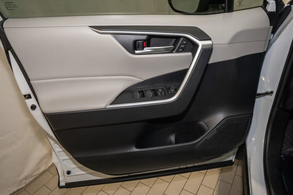 Used 2024 Toyota RAV4 XLE Premium image 13