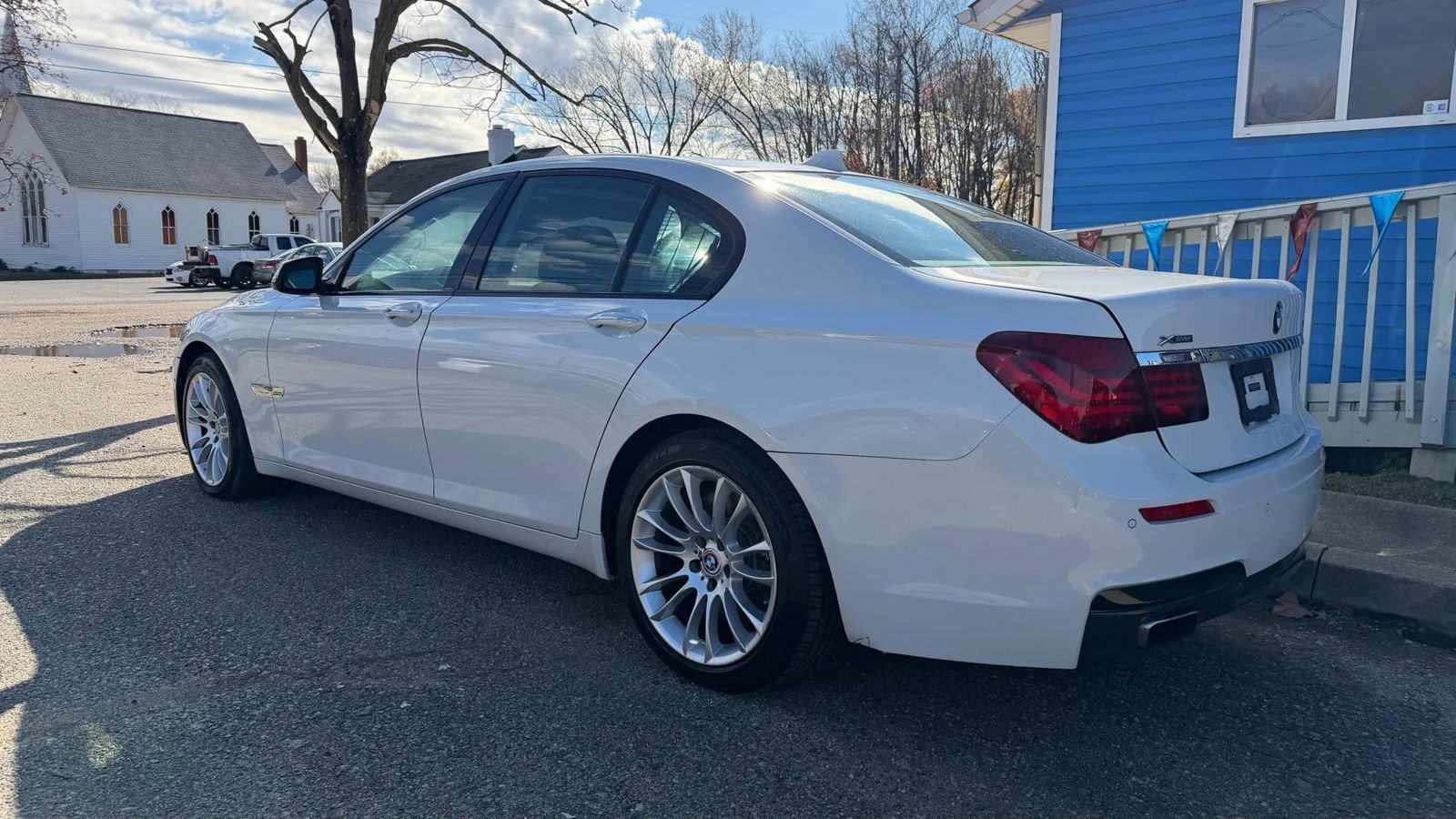 Used 2013 BMW 750i xDrive AWD/4WD image 8
