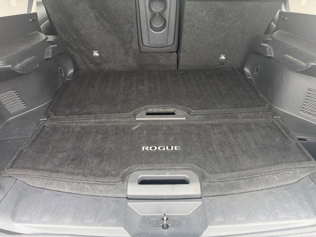 Used 2020 Nissan Rogue SV w/ Premium Package FWD image 6