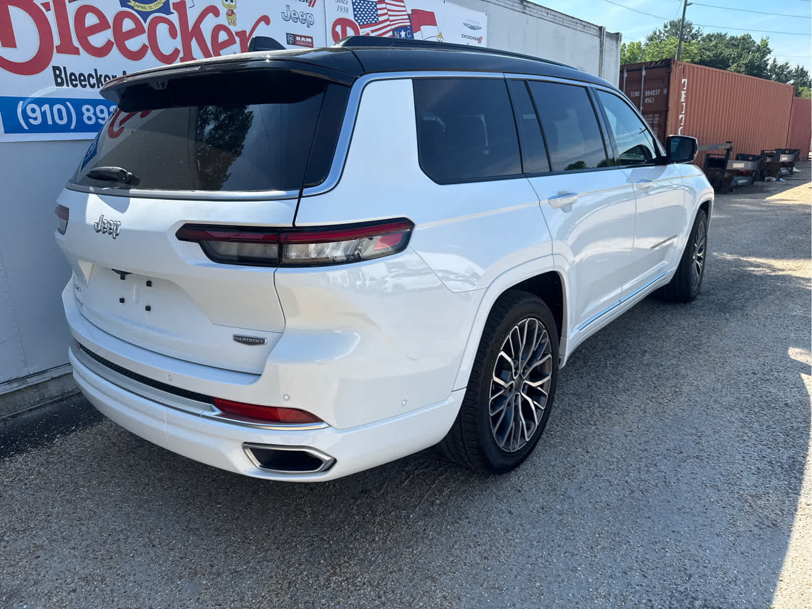 Used 2025 Jeep Grand Cherokee L Summit AWD/4WD image 3