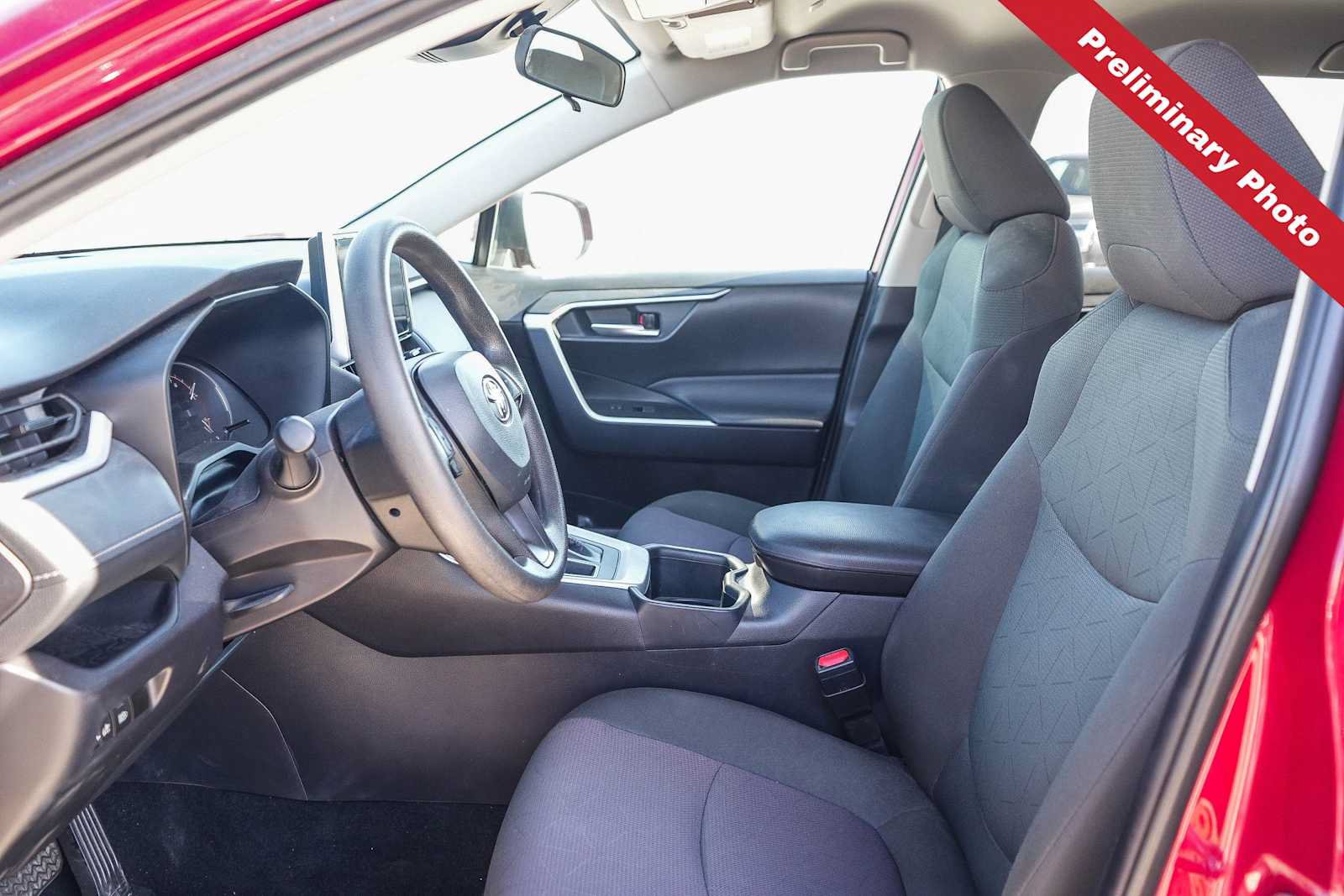 Used 2025 Toyota RAV4 XLE FWD image 13