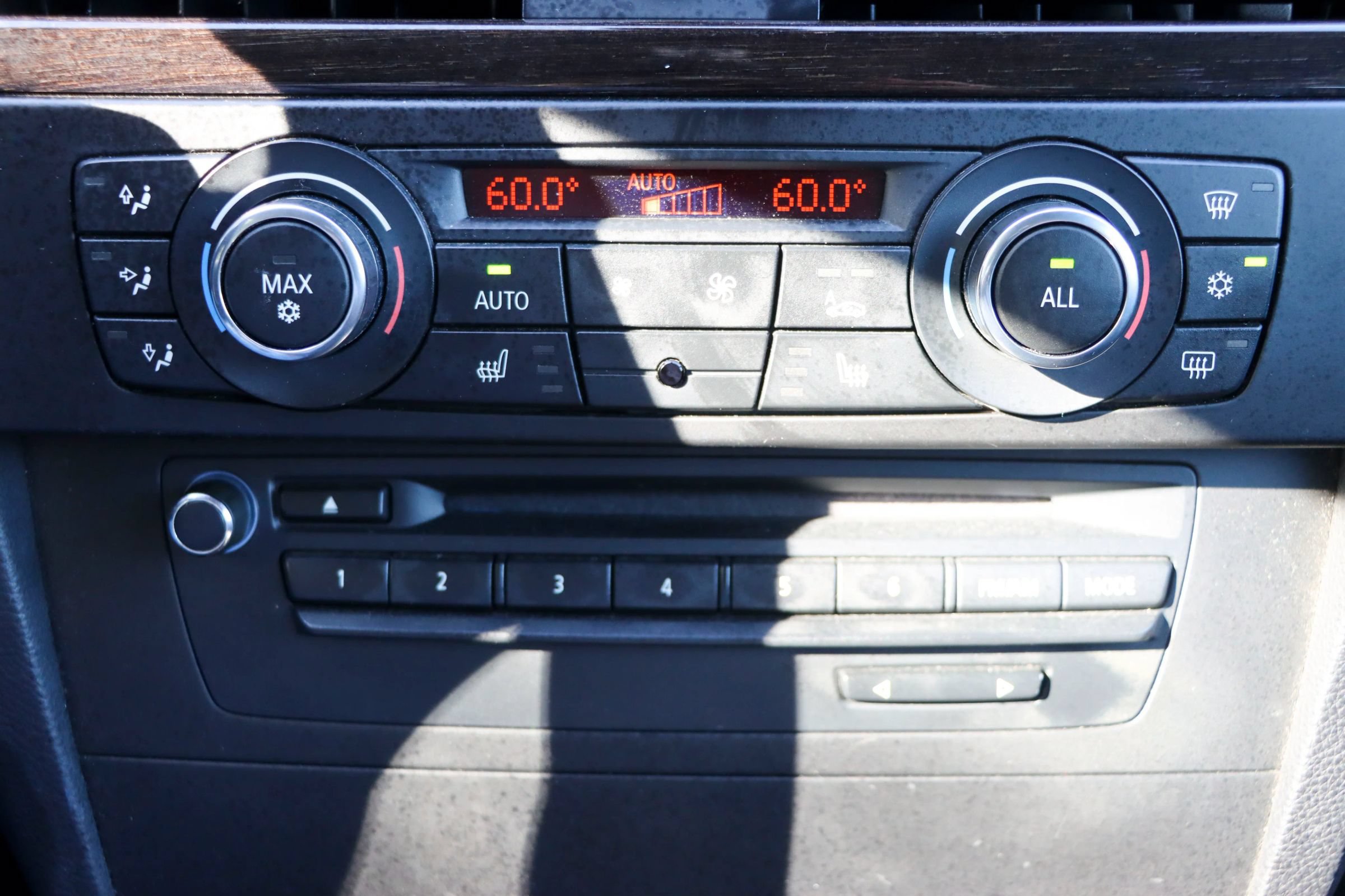 Used 2011 BMW 335i Coupe w/ Premium Pkg RWD image 37