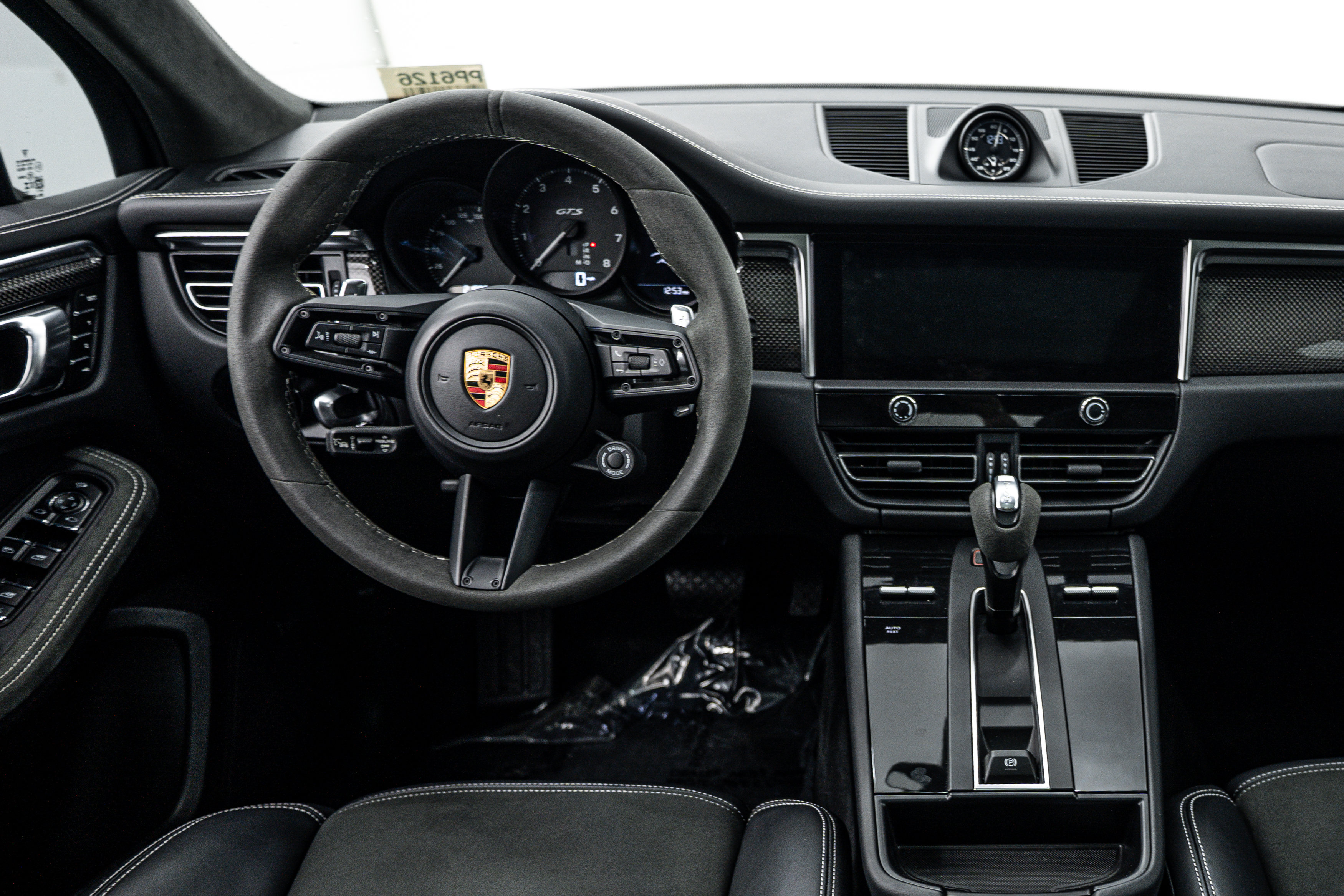 Certified 2024 Porsche Macan GTS AWD/4WD image 23
