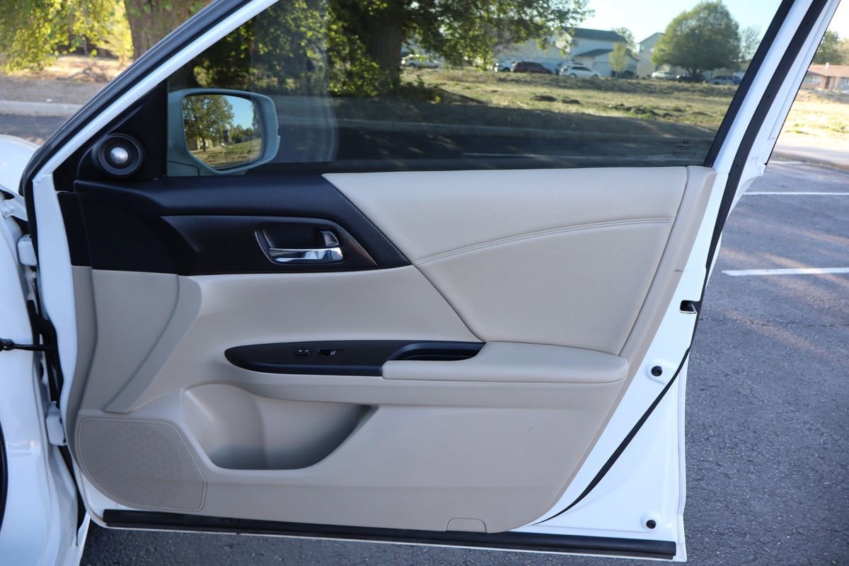 Used 2015 Honda Accord EX-L image 26