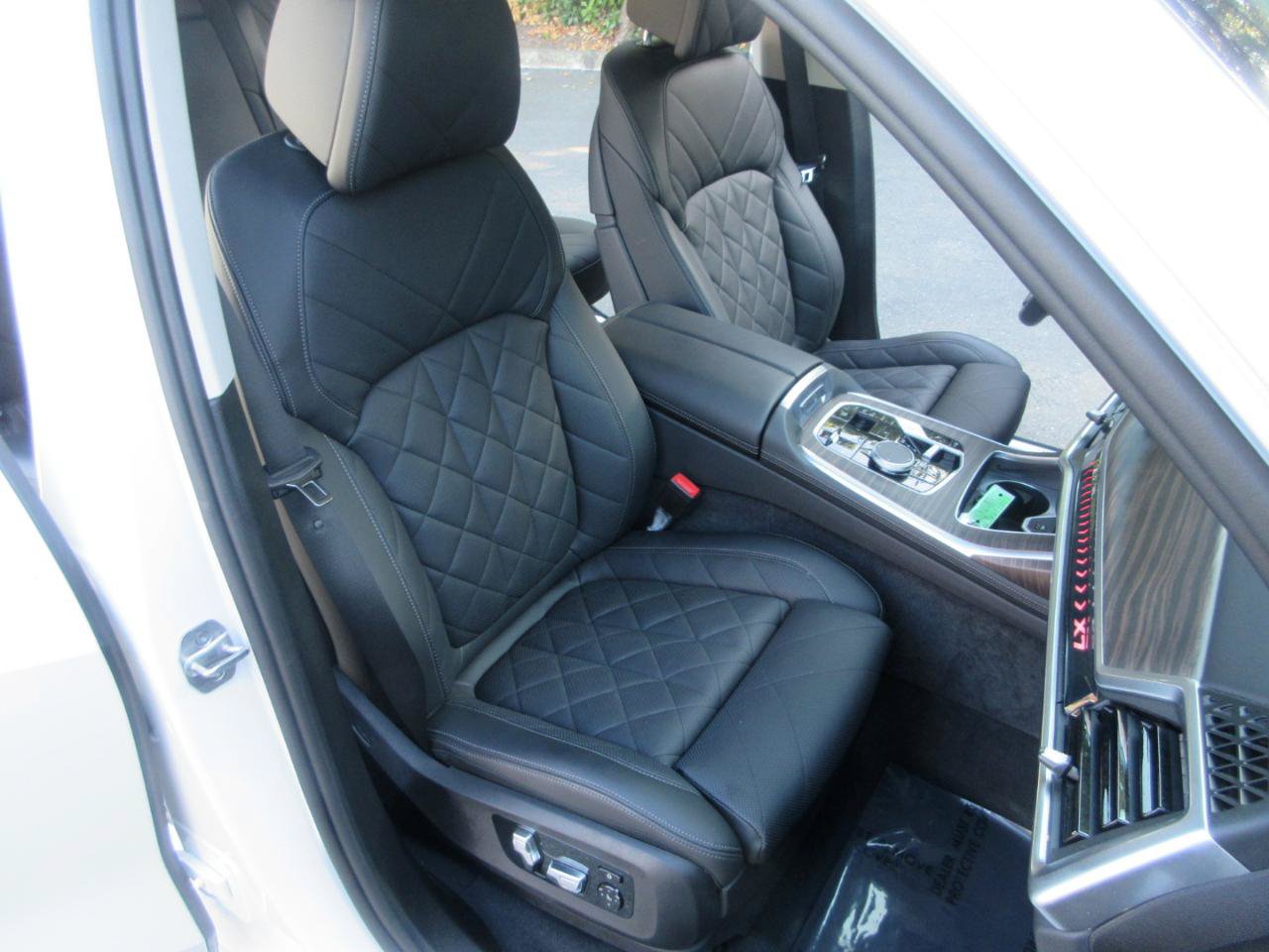 Used 2025 BMW X7 xDrive40i w/ Premium Package AWD/4WD image 29