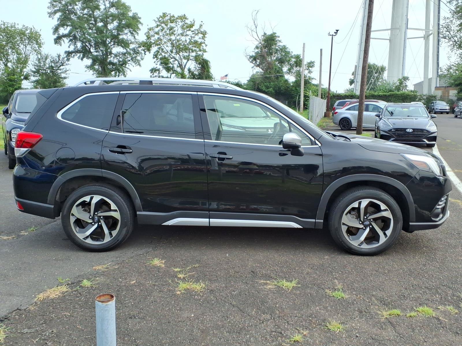 Used 2023 Subaru Forester Limited AWD/4WD image 2