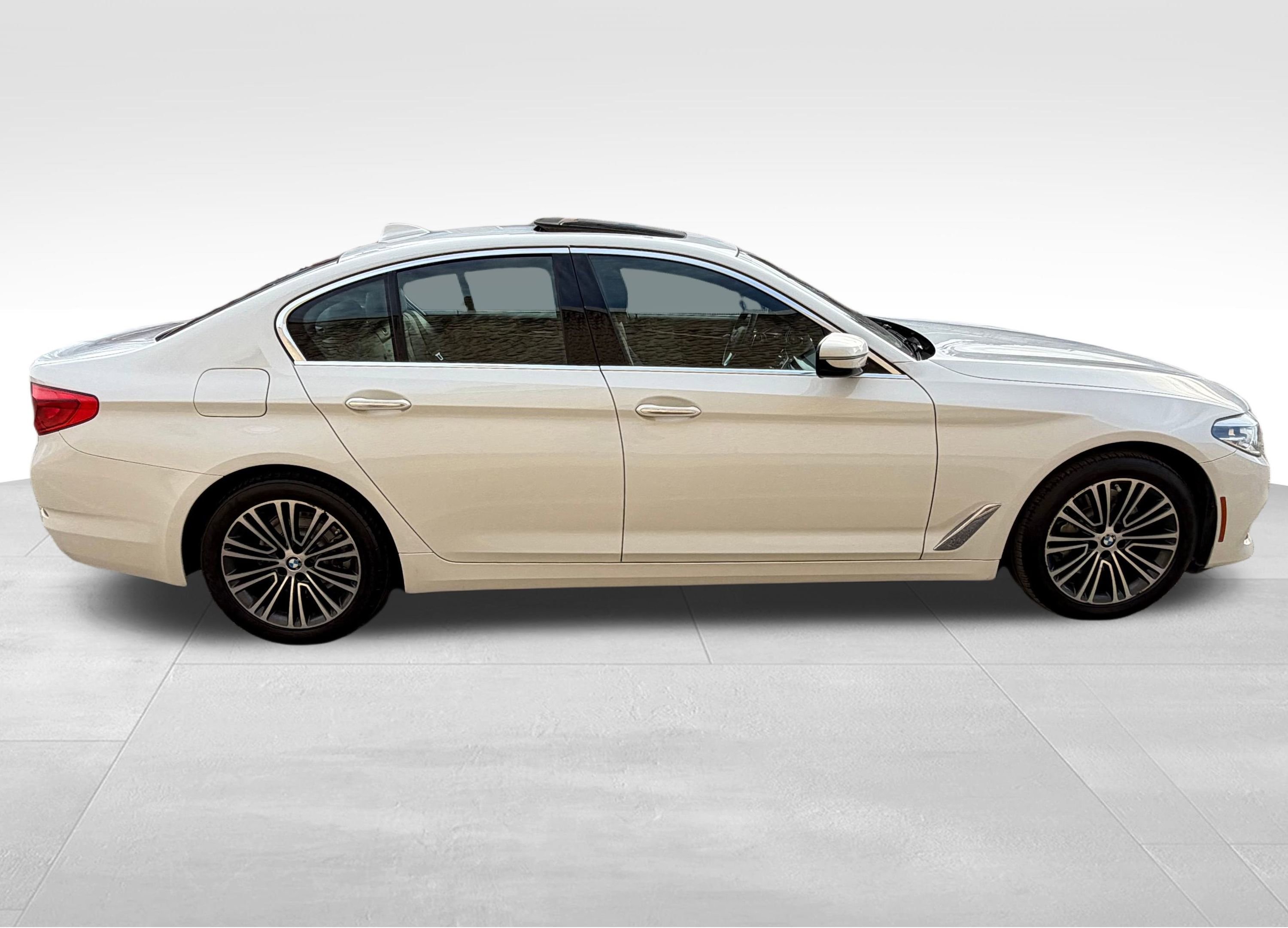 Used 2018 BMW 530i xDrive image 4