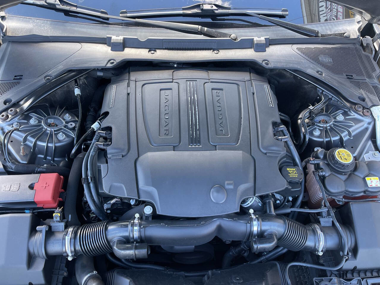 Used 2017 Jaguar XE Prestige image 31