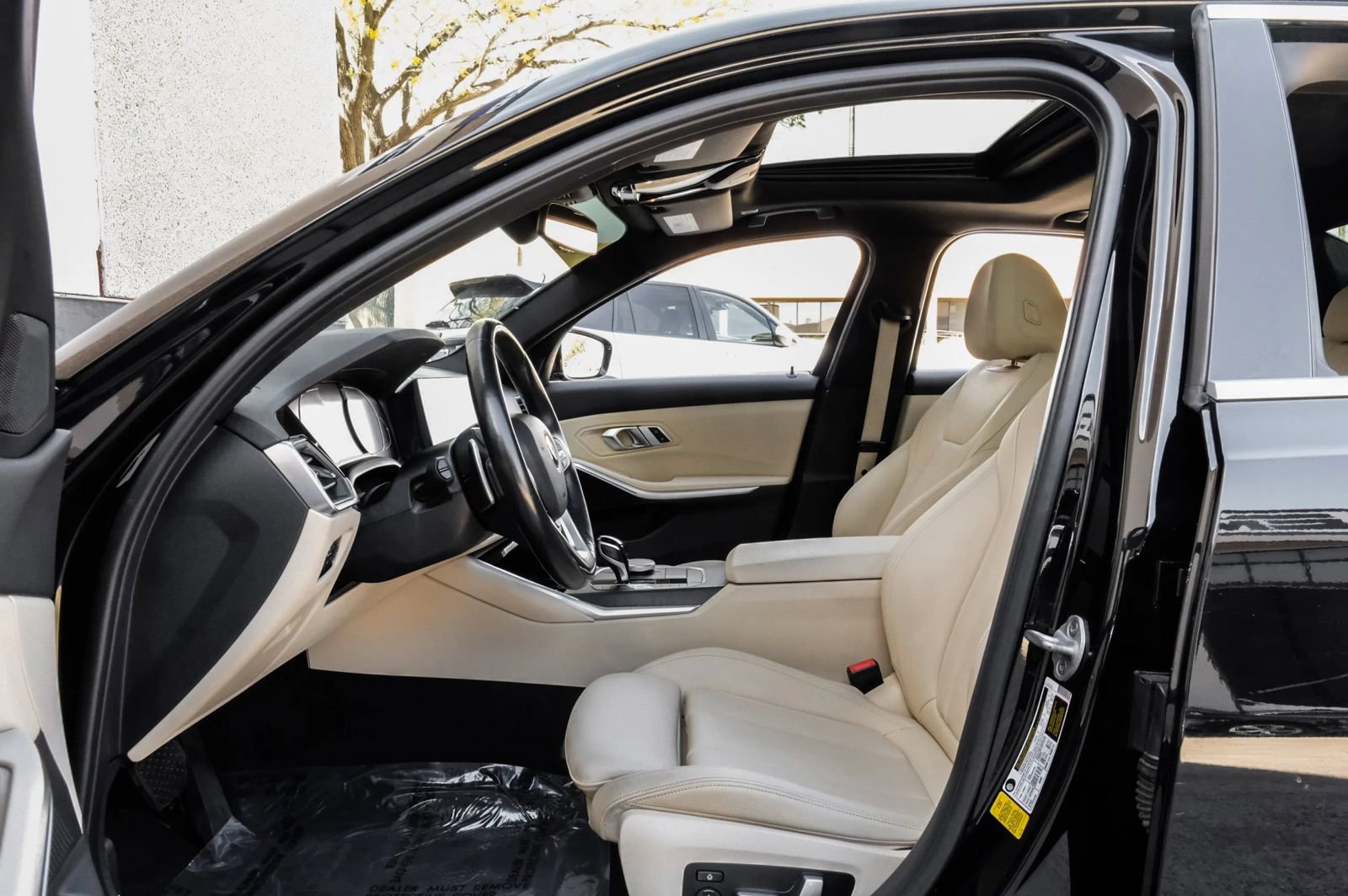 Used 2021 BMW 330i Sedan w/ Convenience Package RWD image 3