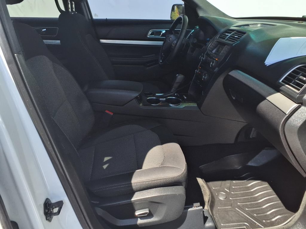 Used 2017 Ford Explorer XLT FWD image 24