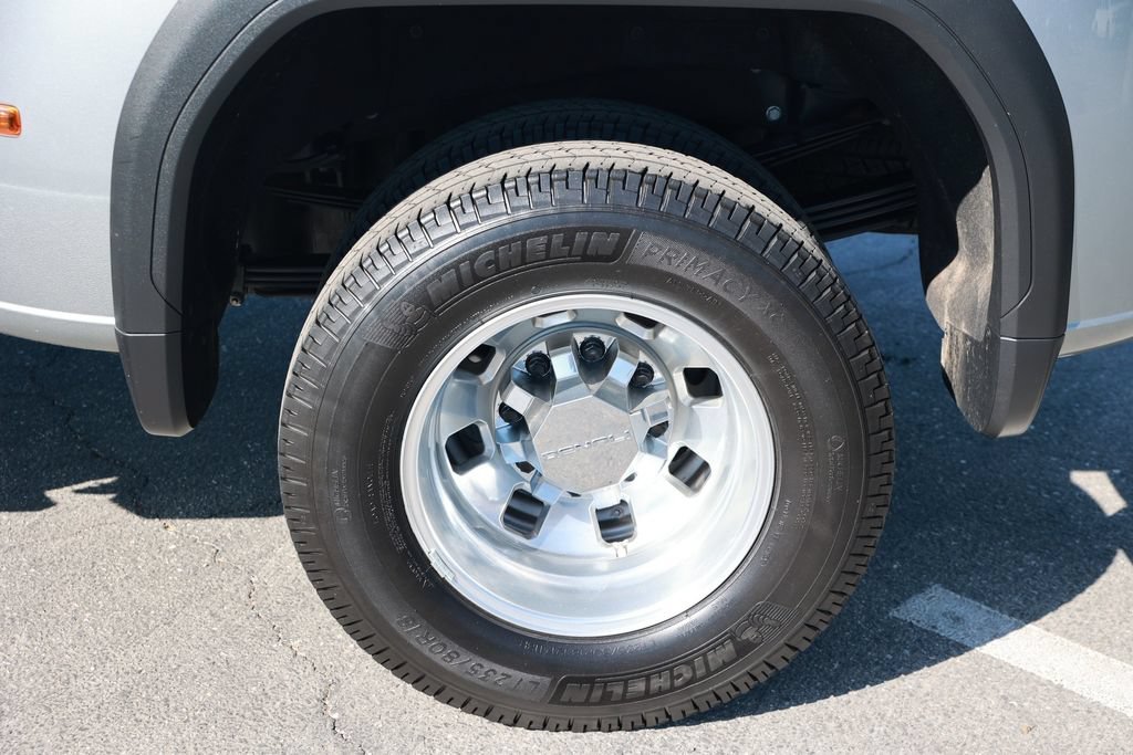 Used 2025 GMC Sierra 3500 Denali w/ Denali Reserve Package AWD/4WD image 13