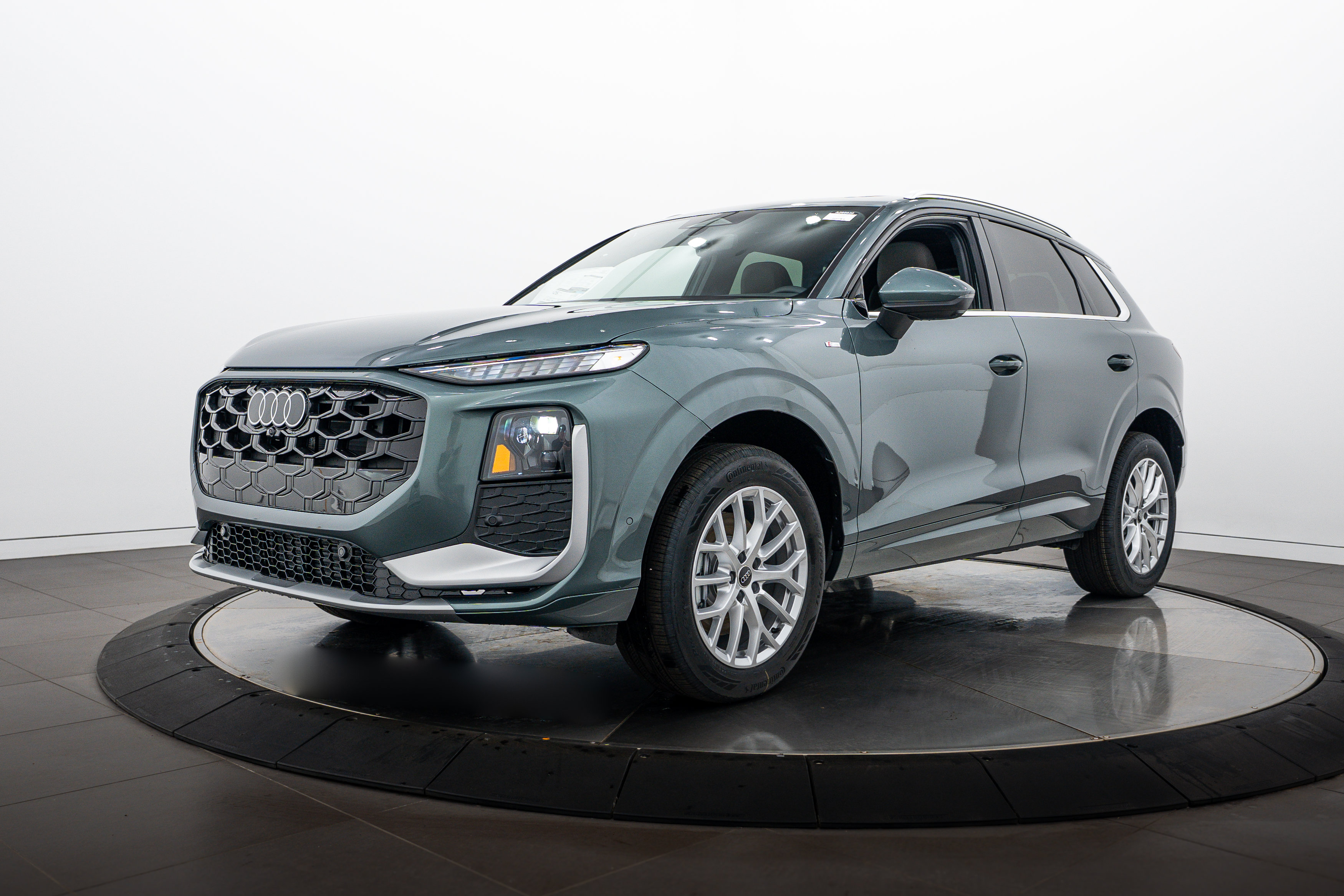 New 2026 Audi Q3 quattro 2.0T AWD/4WD image 7
