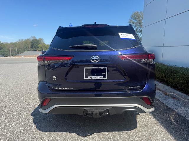 Used 2022 Toyota Highlander XSE image 5
