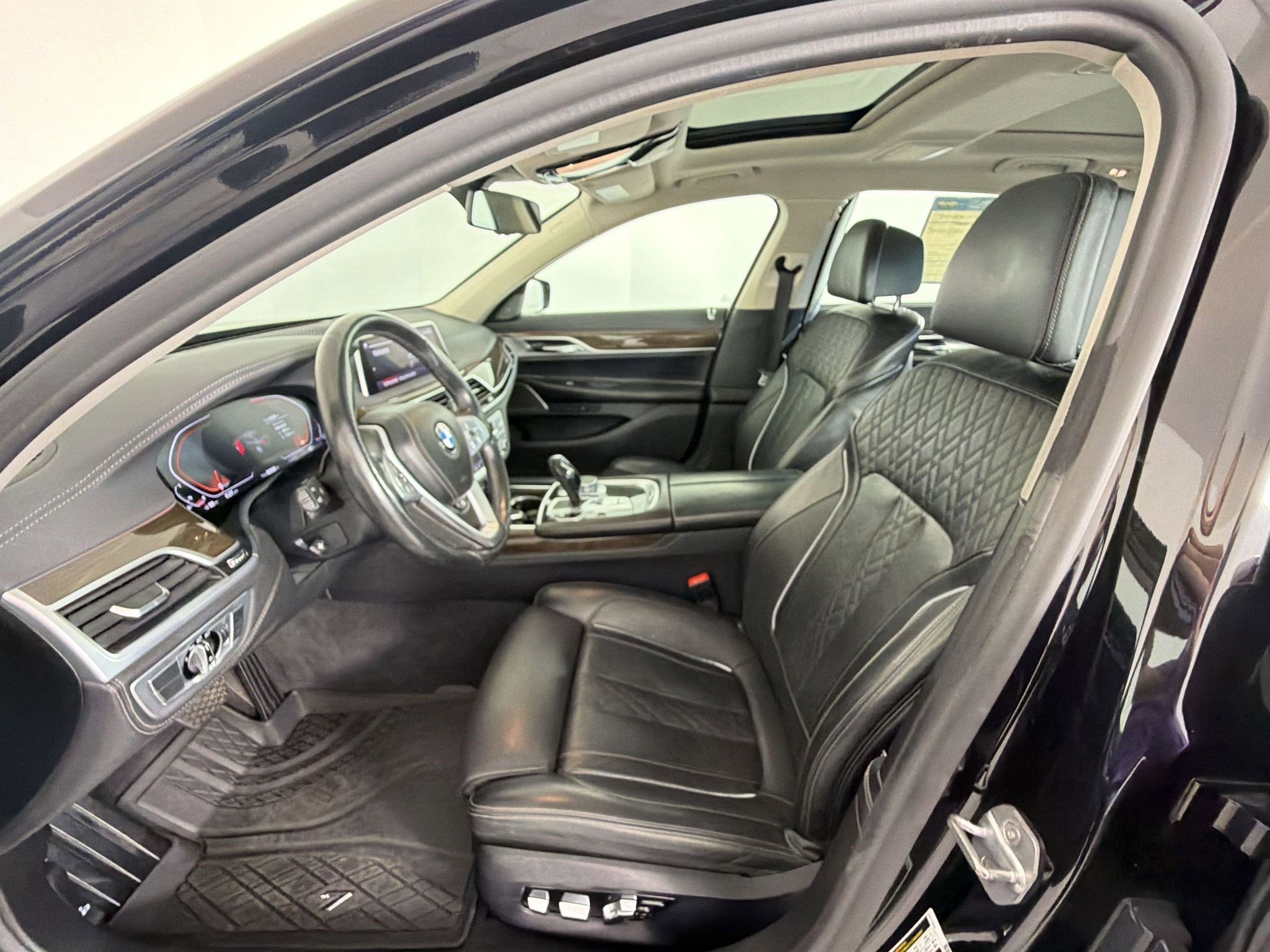 Used 2020 BMW 740i w/ Premium Package image 5