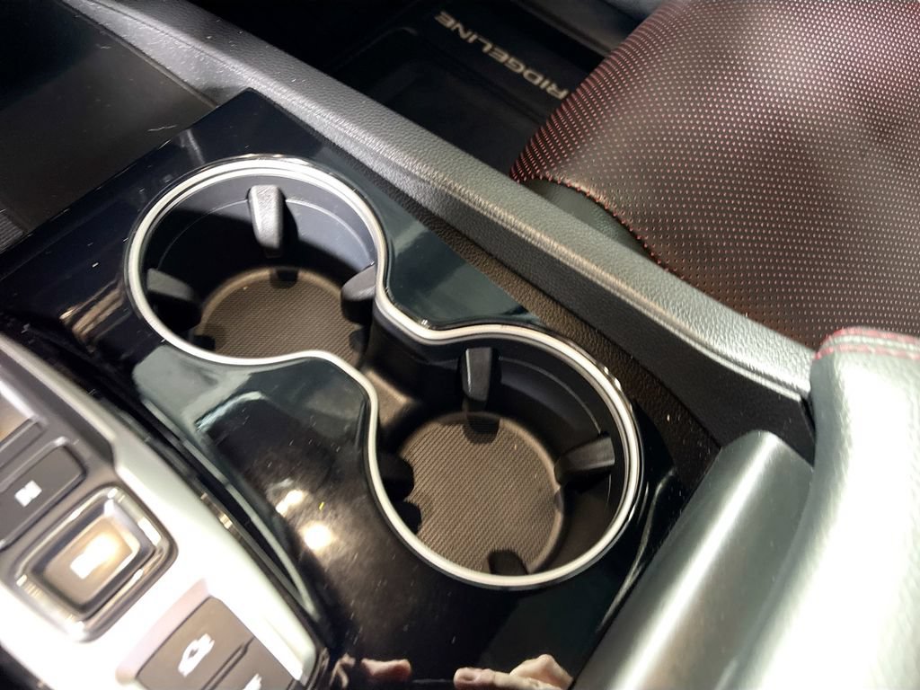 Used 2025 Honda Ridgeline Black Edition image 15