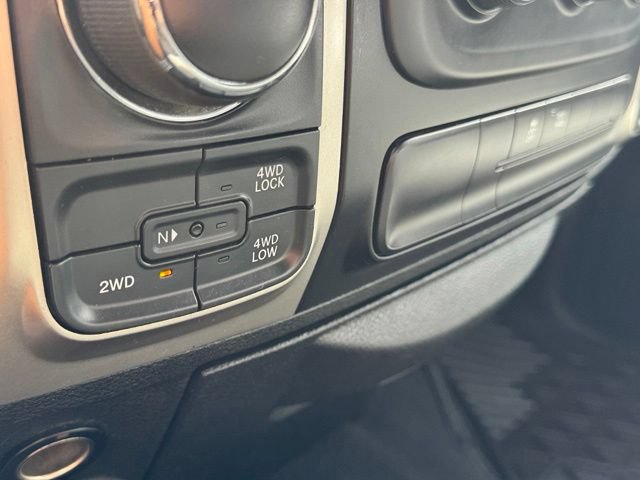 Used 2020 RAM 1500 Classic SLT AWD/4WD image 17