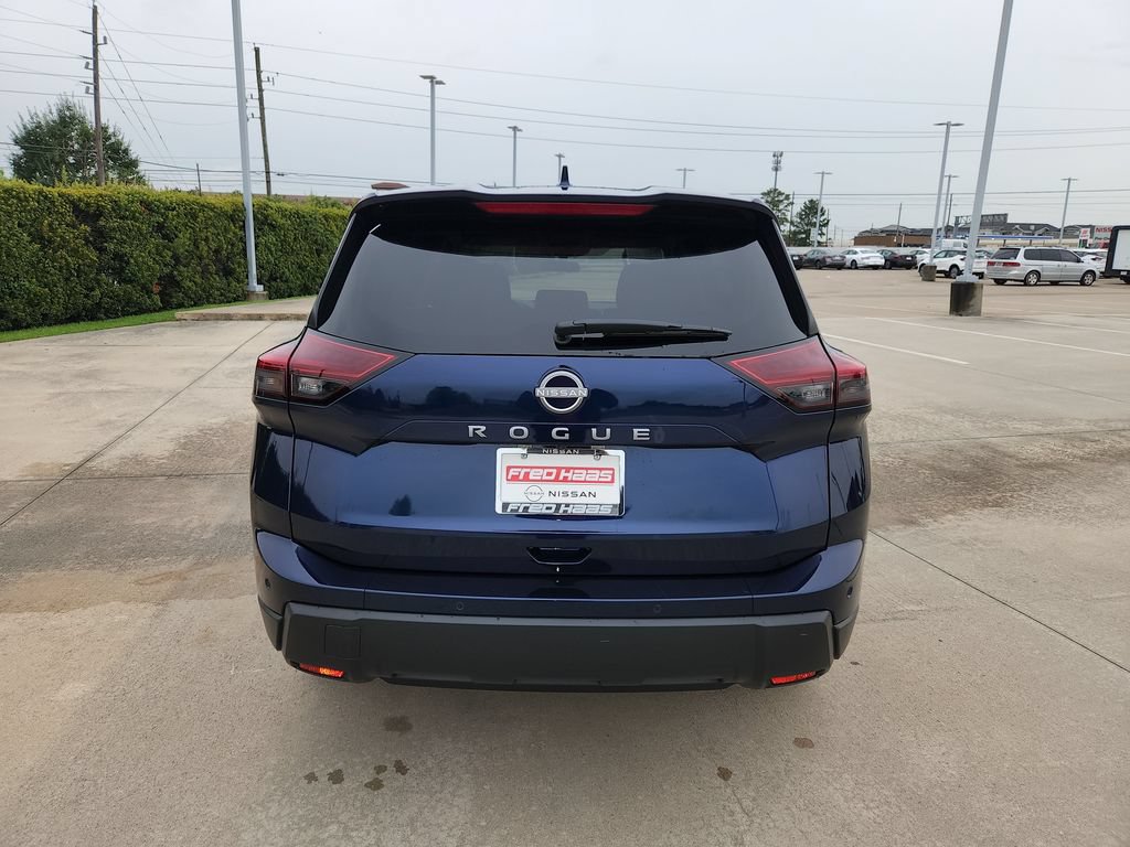 Used 2026 Nissan Rogue SV FWD image 6
