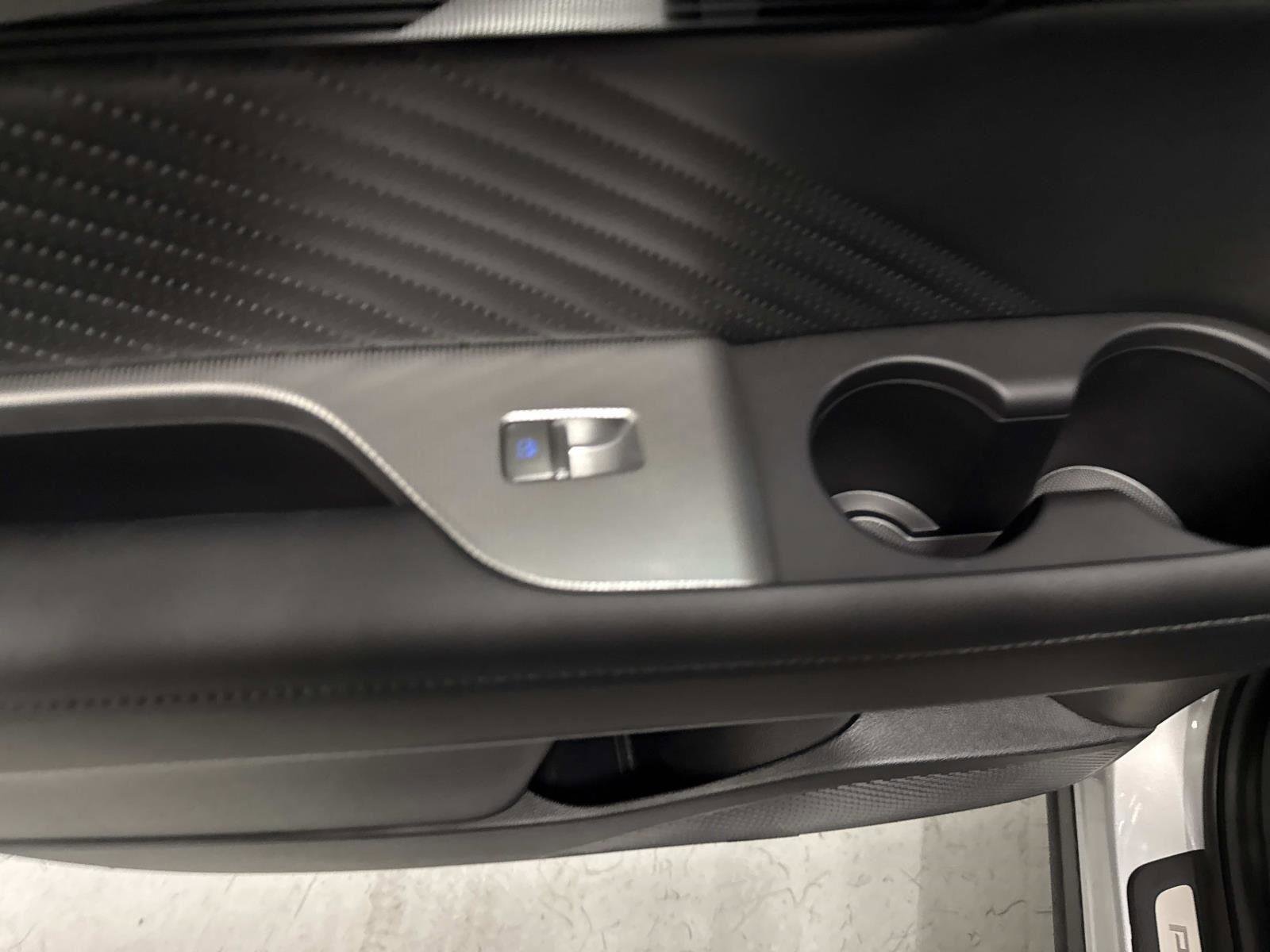 Used 2024 Hyundai Palisade Calligraphy image 12