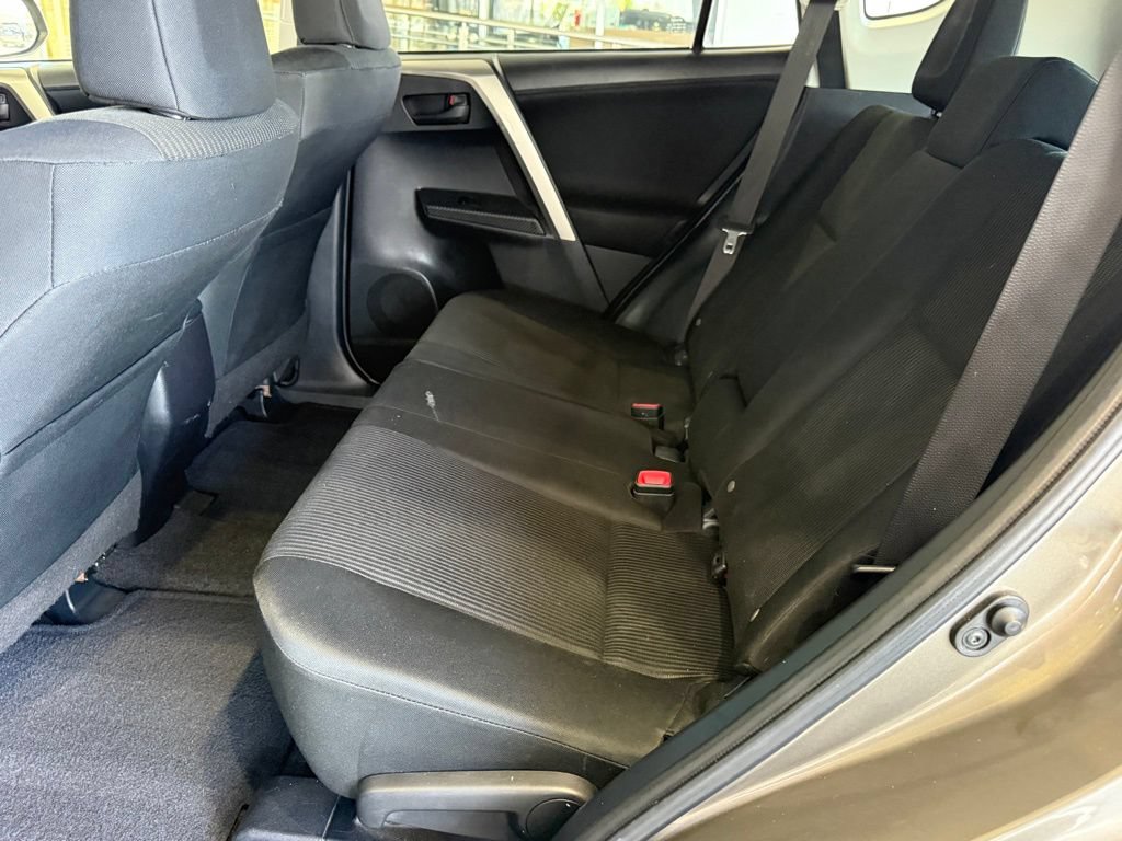 Used 2014 Toyota RAV4 LE FWD image 31