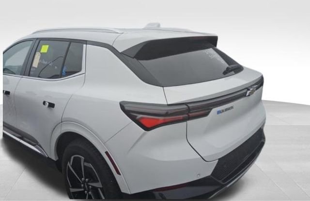 Used 2025 Chevrolet Equinox EV LT w/ Convenience Package image 2