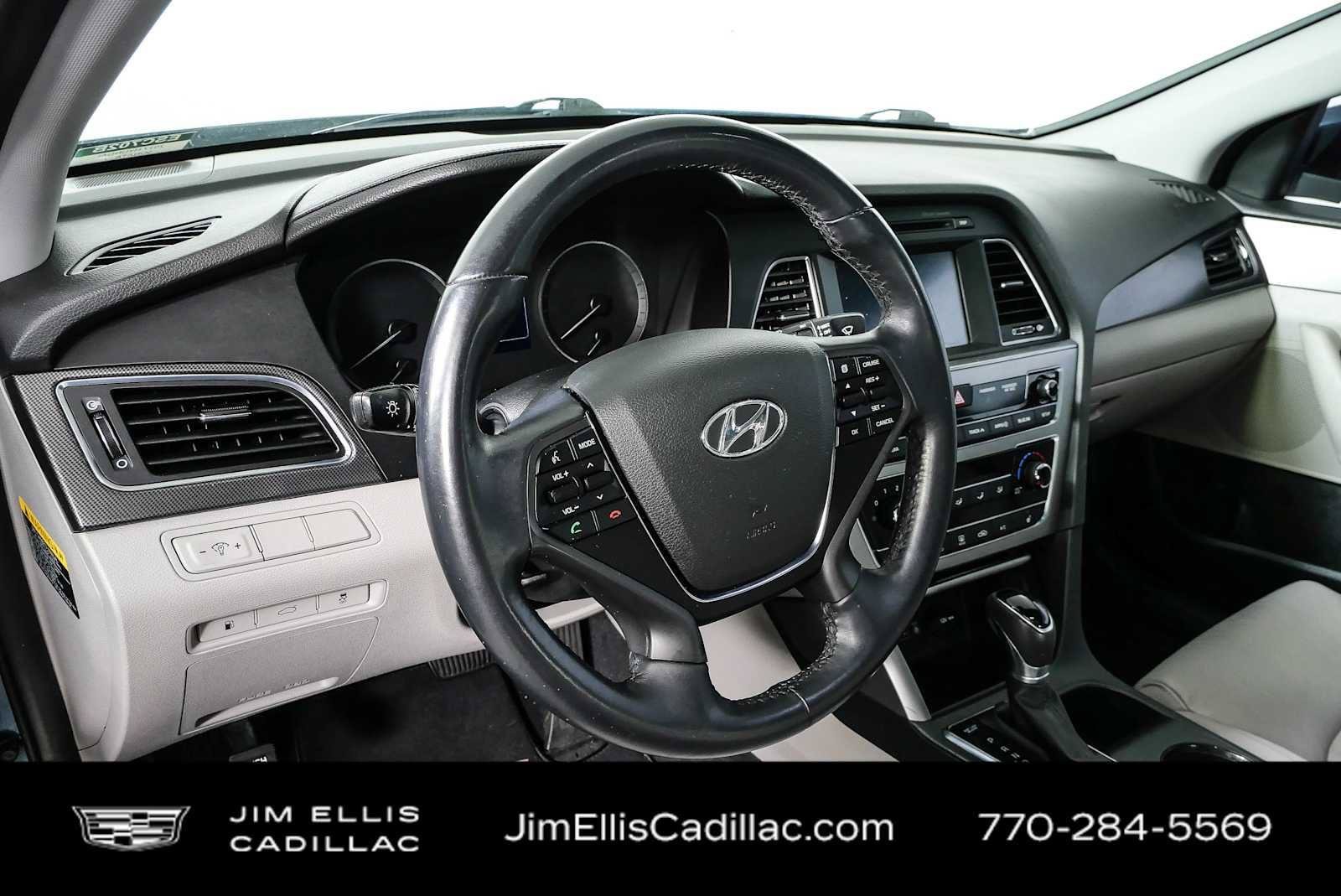 Used 2017 Hyundai Sonata Sport w/ Value Edition Package 02 FWD image 4