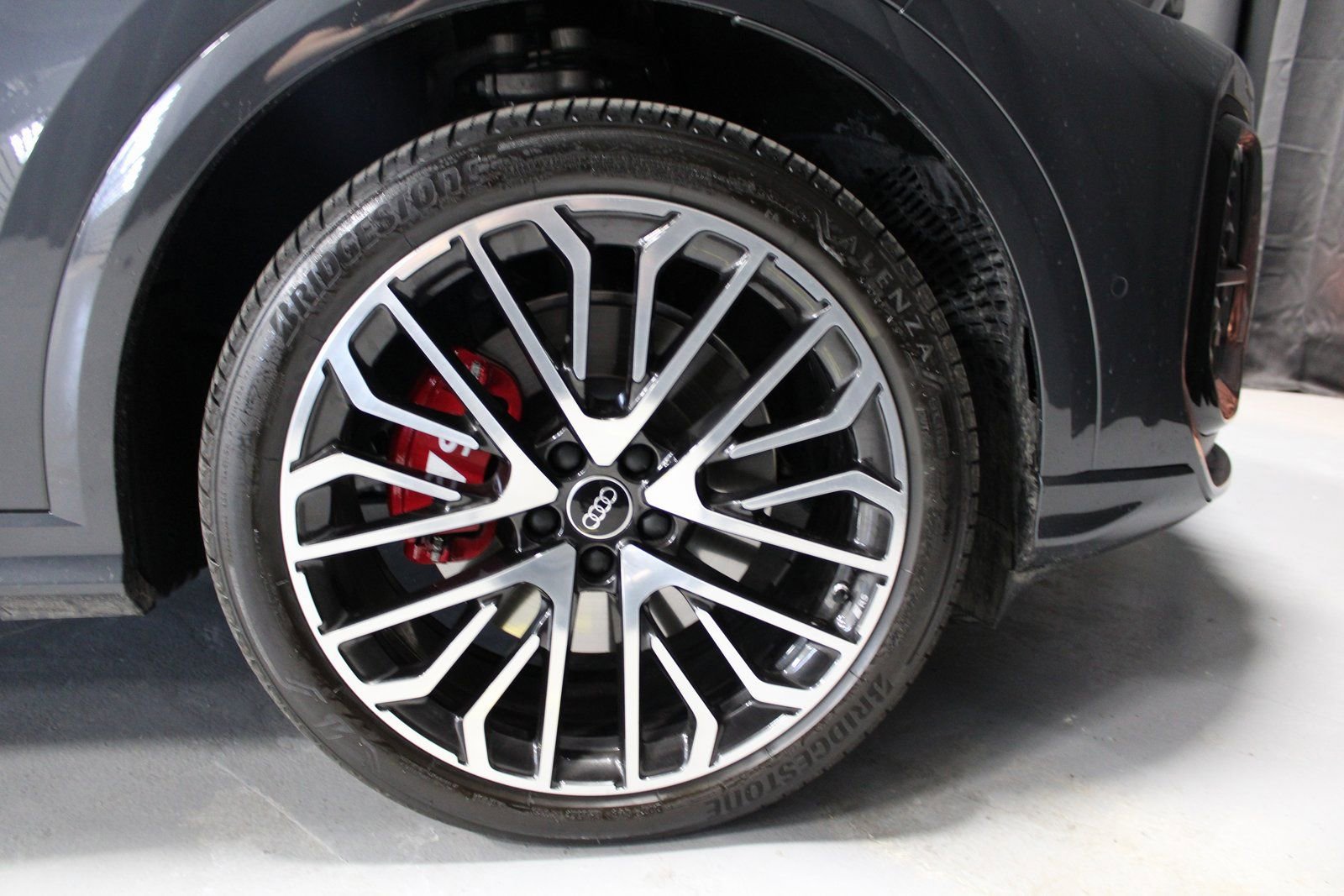 Used 2025 Audi SQ5 Prestige image 17