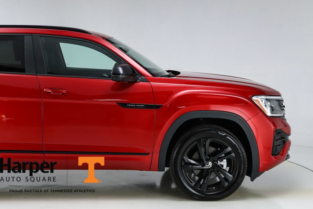 Used 2025 Volkswagen Atlas Cross Sport SEL R-Line image 12