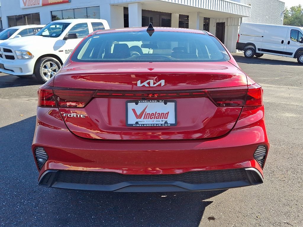 Used 2022 Kia Forte LXS image 5