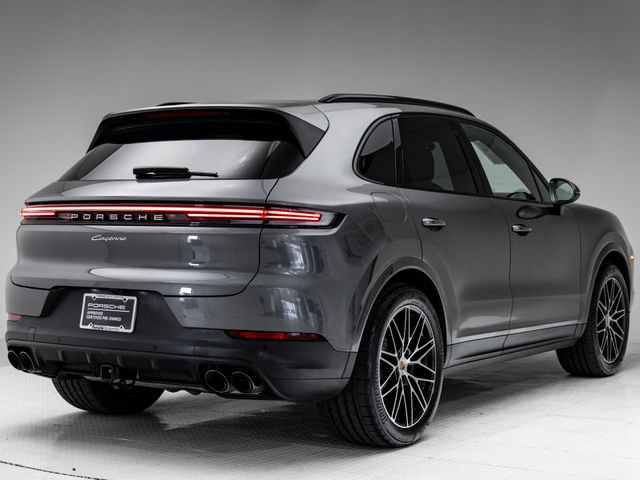 Certified 2024 Porsche Cayenne AWD/4WD image 34