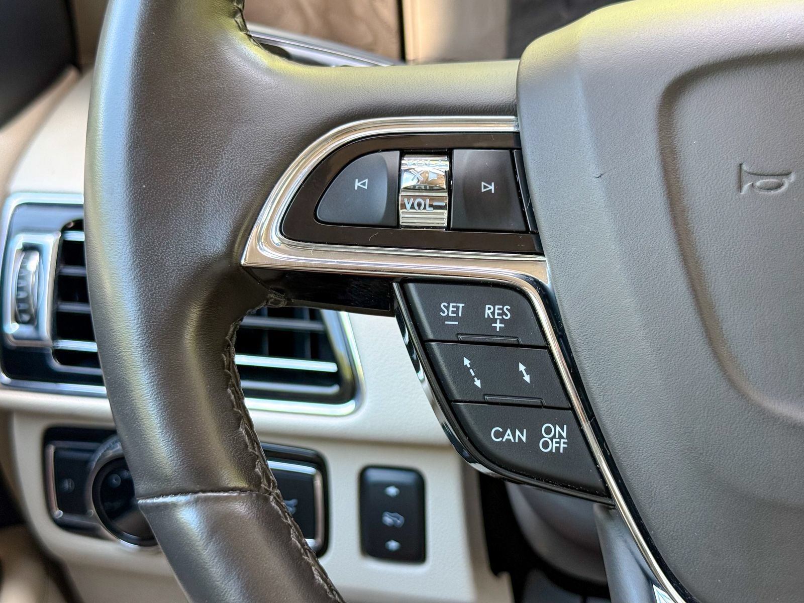 Used 2021 Lincoln Navigator Reserve AWD/4WD image 39