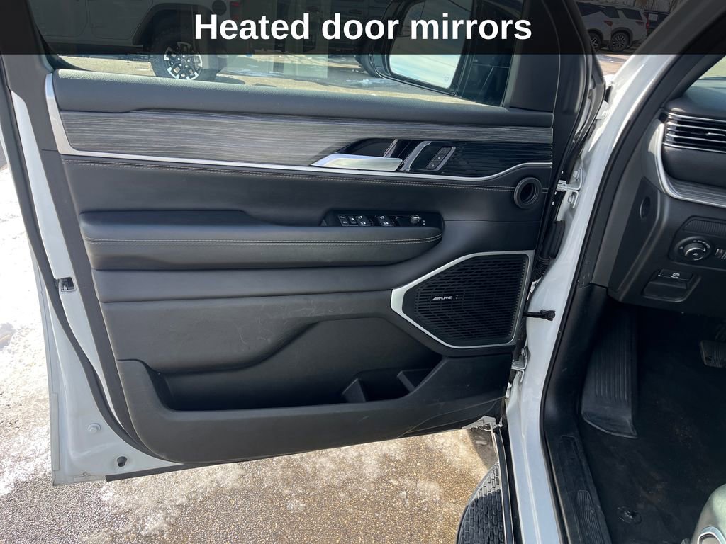 Used 2024 Jeep Wagoneer L Series II w/ Flexible Seating Group image 13