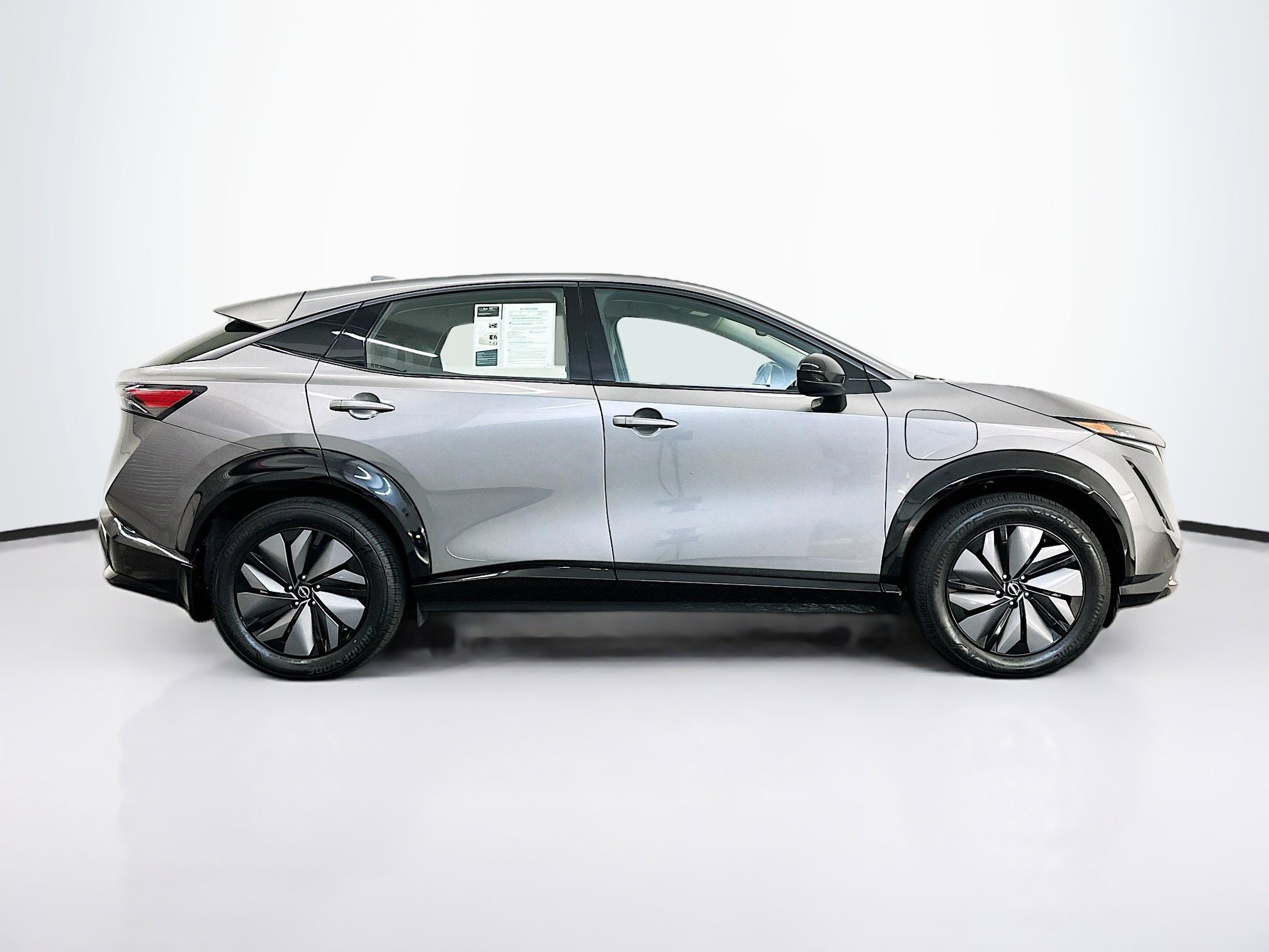 Used 2024 Nissan Ariya AWD image 10