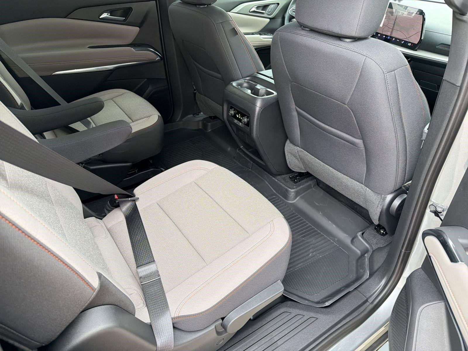 New 2026 Chevrolet Traverse LT FWD image 30