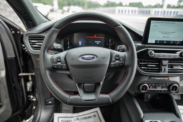 Used 2025 Ford Escape ST-Line Select AWD/4WD image 7