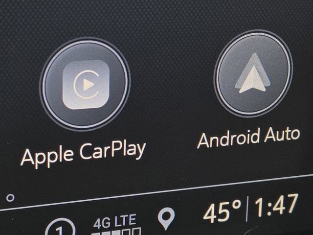 Used 2022 GMC Canyon Denali w/ Denali Black Edition Package image 6