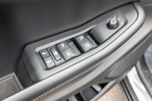 Used 2024 Jeep Grand Cherokee Altitude AWD/4WD image 19