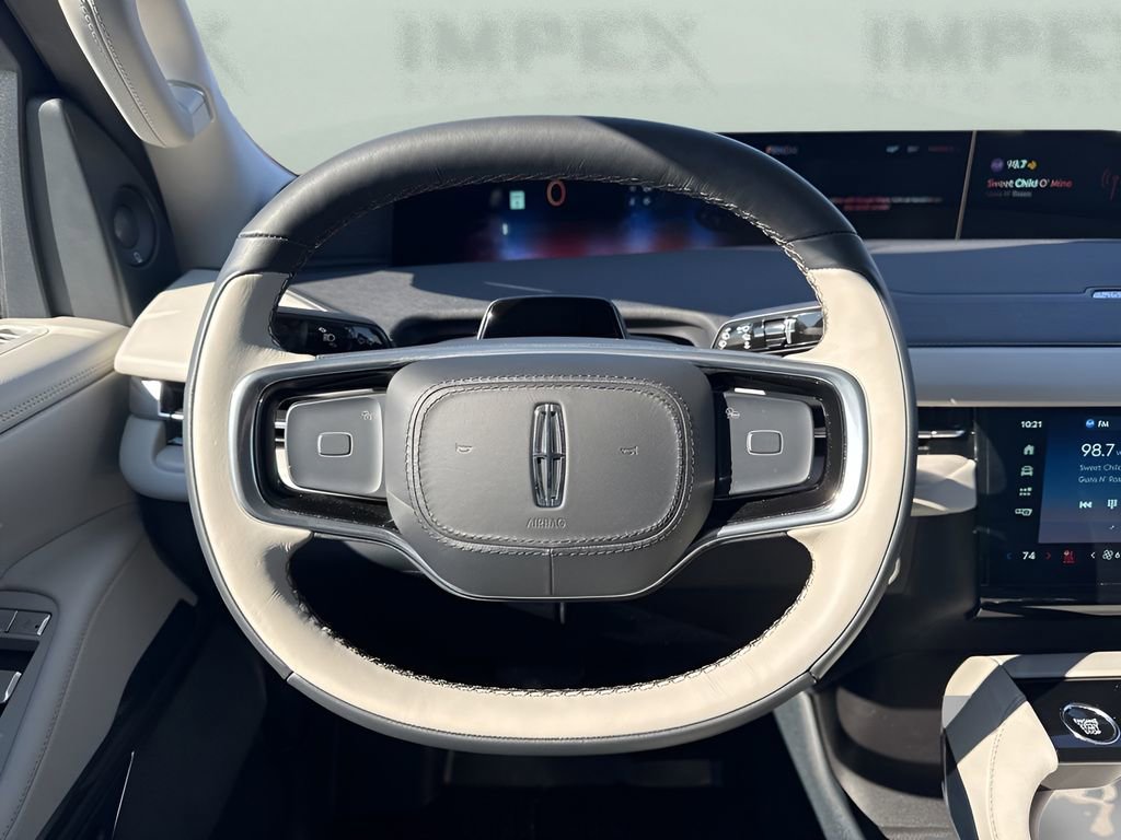 Used 2025 Lincoln Navigator L Reserve image 15