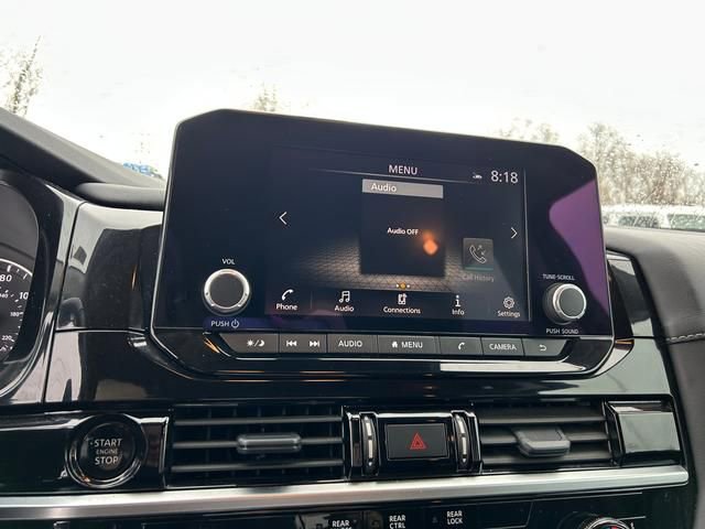 Used 2025 Nissan Pathfinder SV AWD/4WD image 17