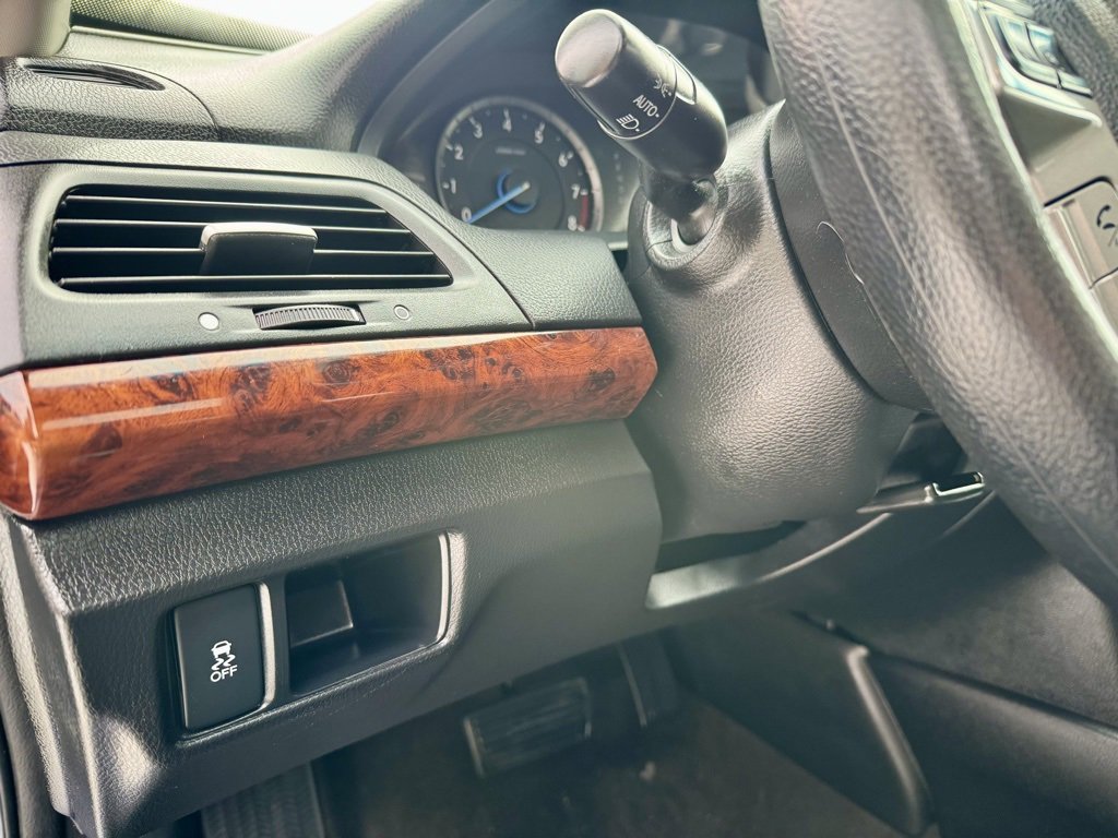 Used 2012 Honda Crosstour EX image 20